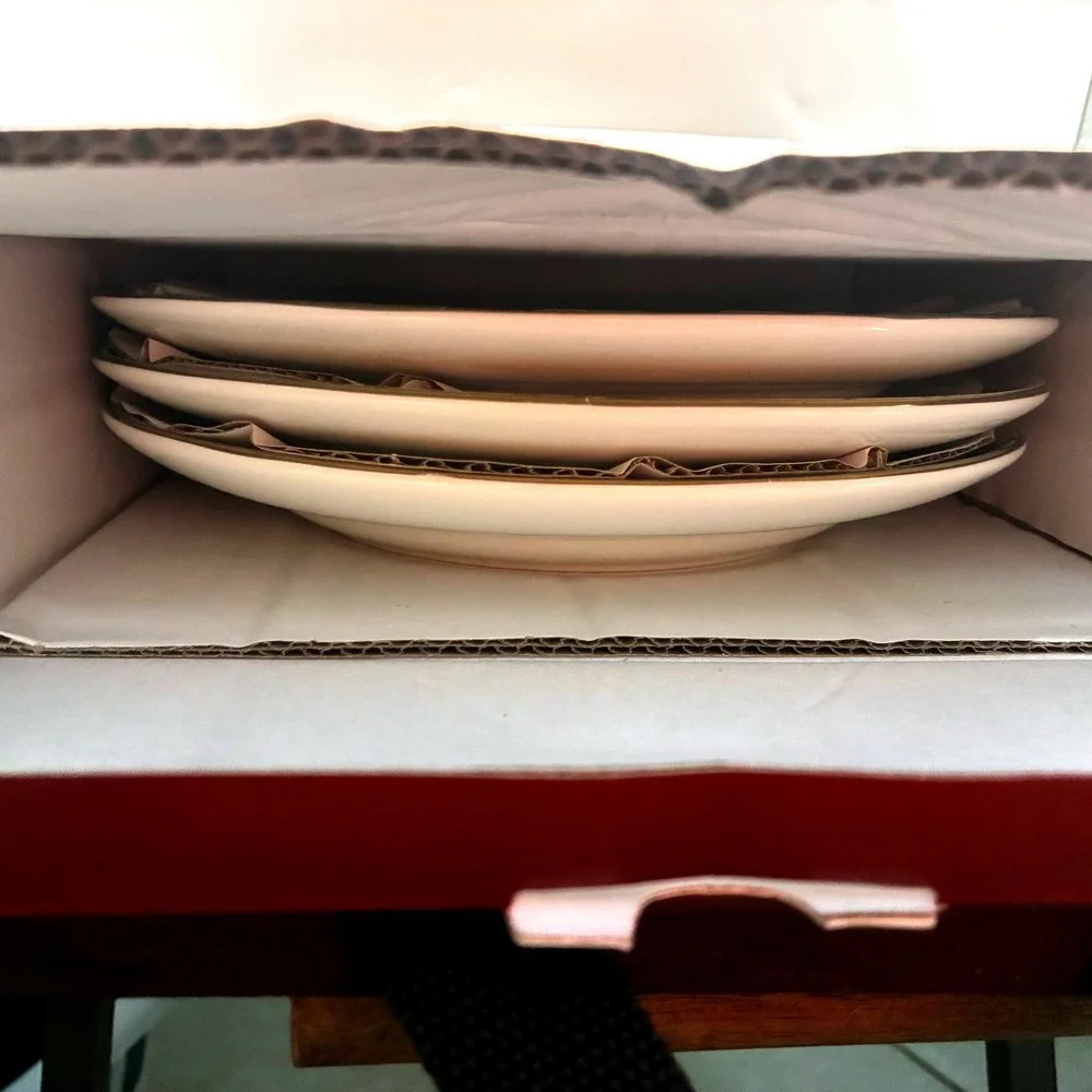Pottery Barn Botanical Harvest 8.5